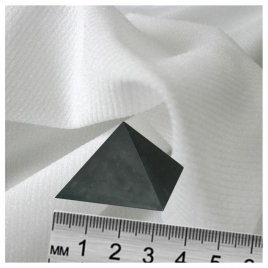 Pyramide de shungite brute (3cm)